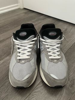 New Balance 2002r Gray/Black Sz 9