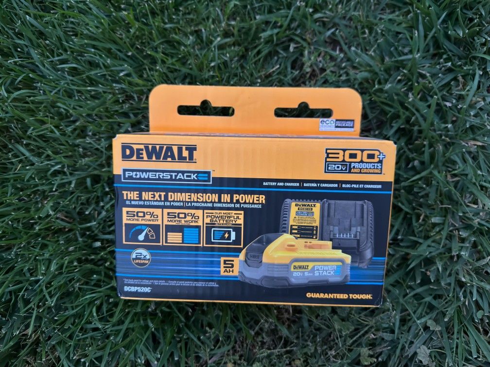 * DEWALT XR POWERSTACK 20 -Volt 1 -Pack Lithium-ion ( 5 Ah Battery and Charger )
