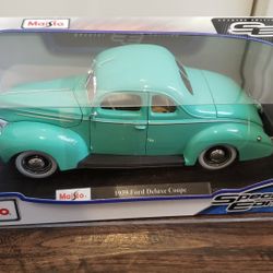 2021 Maisto Teal 1939 Ford Deluxe Coupe