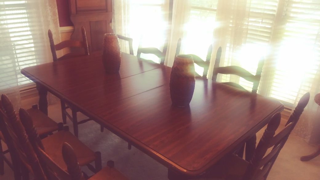 Vintage antique table with leaf seats 12