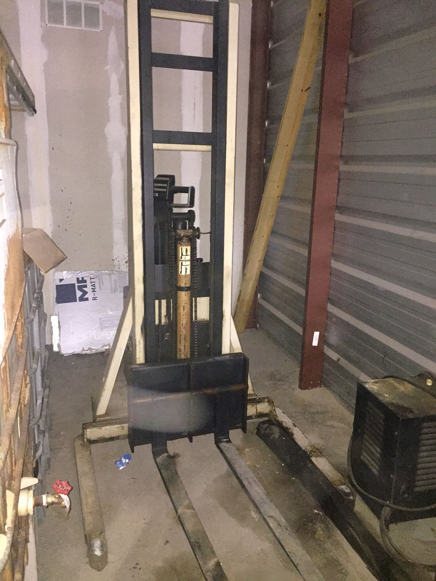 Forklift by Crown / Electric walk behind and Charger
