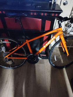 brand new Orange TREK FX series road/race bike