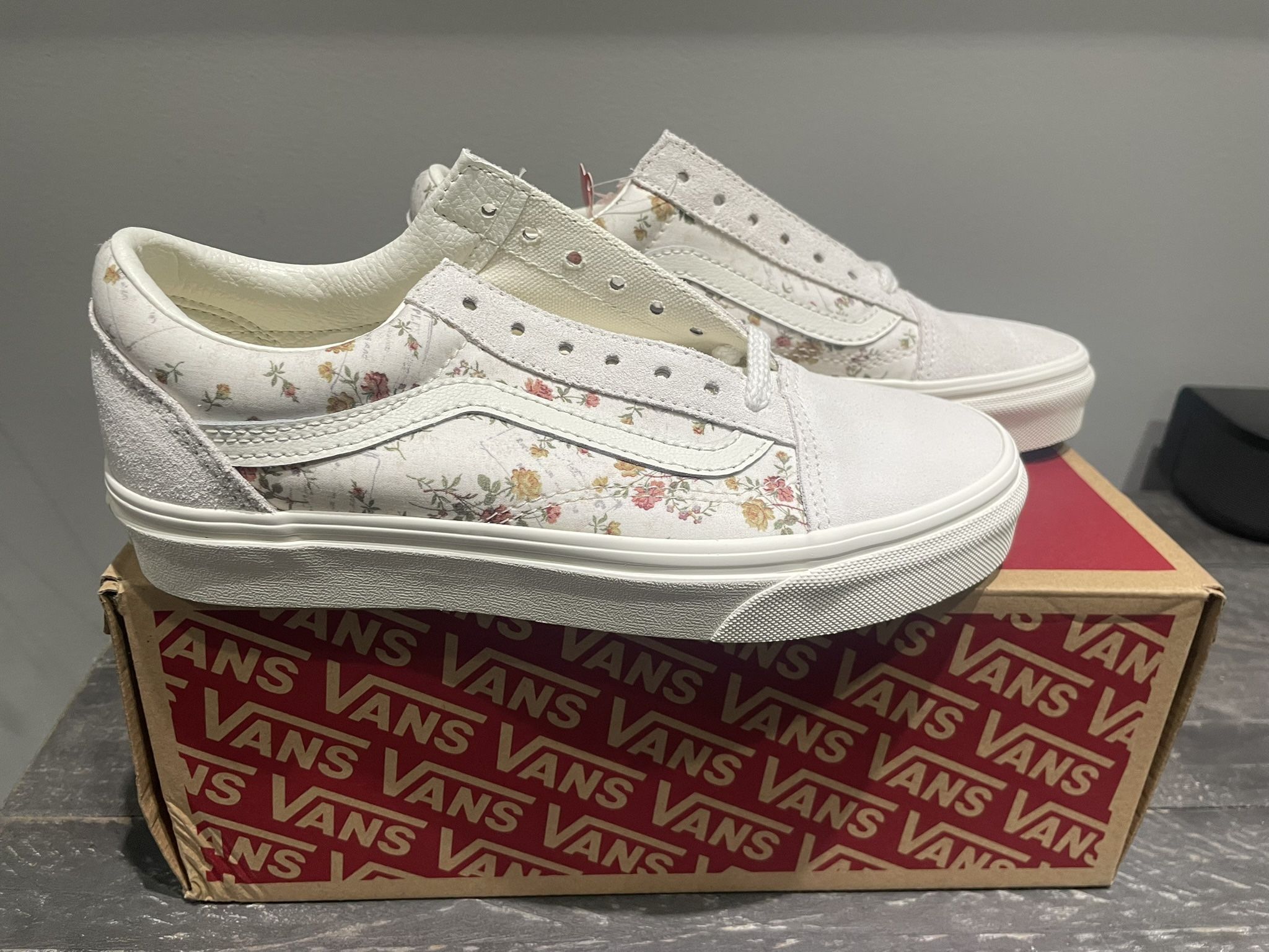 New Women Old School Vans Shoes Size 7 