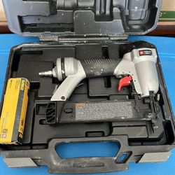 Pistola Neumatica. Pistola De Clavos  2 En 1