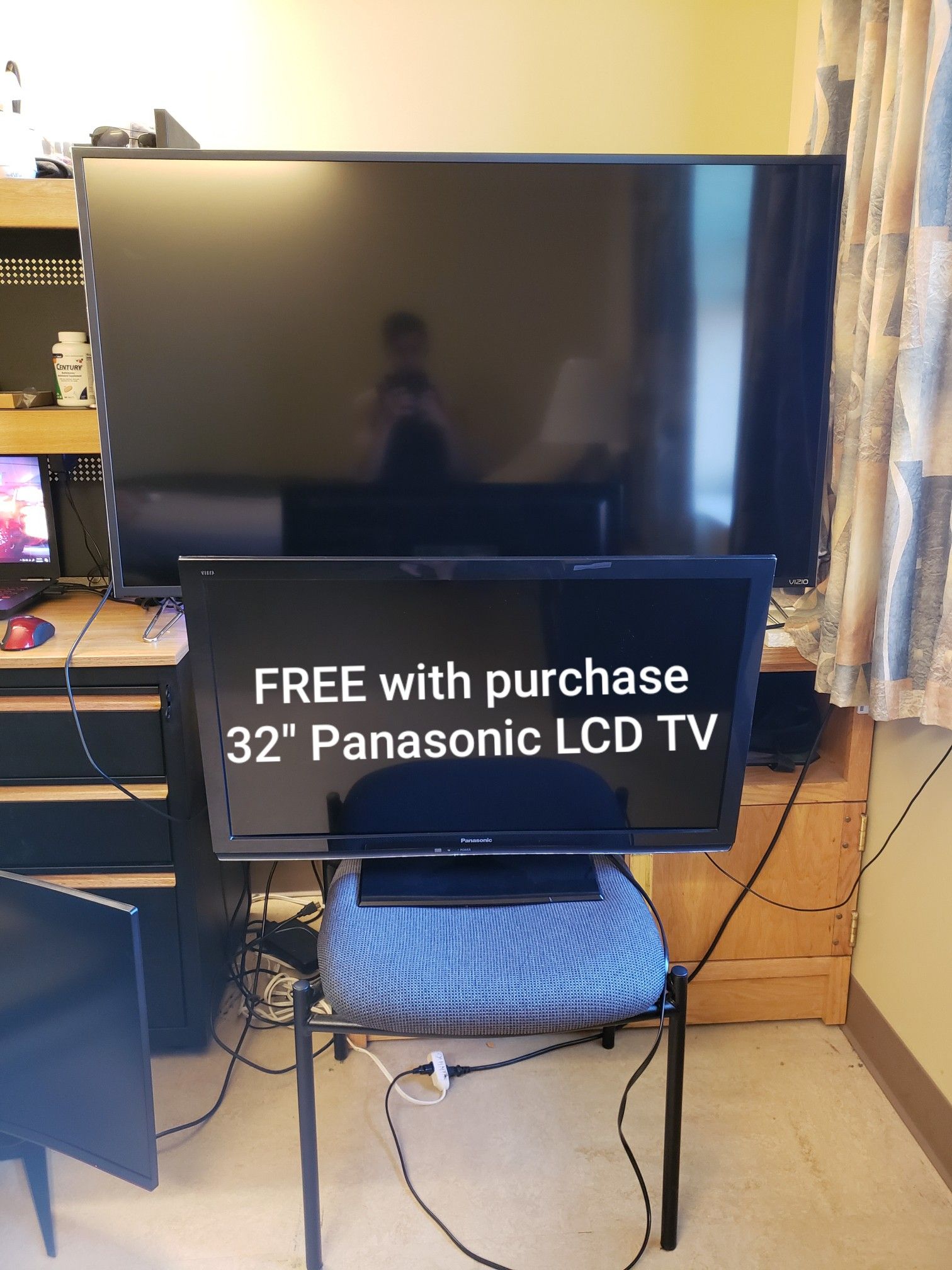 4K HDR VIZIO 55" Smart XLED TV + FREE 32" LCD TV