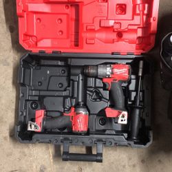 Milwaukee M18 Fuel Impact + Hammer Drill+case