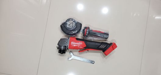 M18 FUEL 18V Lithium-Ion Brushless Cordless 4-1/2 in./5 in. Grinder with Variable Speed & Paddle Switch (Tool-Only)