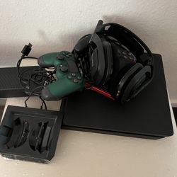 PS4 And Headset 
