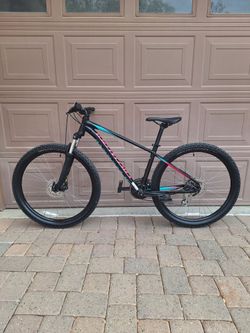 SPECIALIZED PITCH 27.5 INCH MOUNTAIN BIKE LIKE NEW