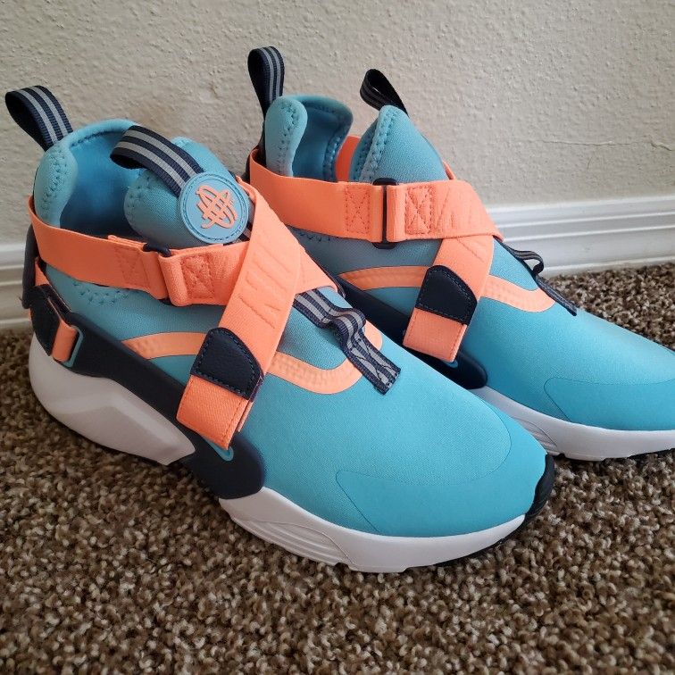 Nike Huarache Size 6Y