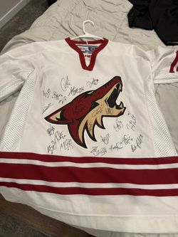 Phoenix Coyotes Signed Jersey