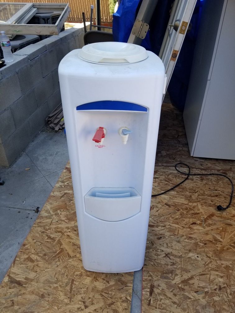 Water cooler