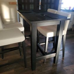 Dining Room Table (High End Quality)