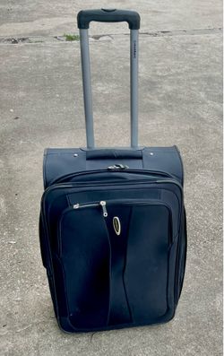 Members Only Carry on suitcase luggage 21in
