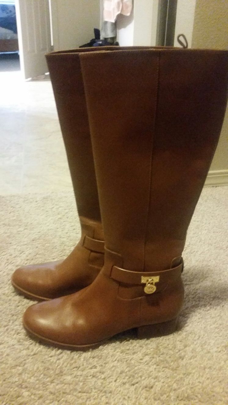 New size 9 Michael Kors Boots