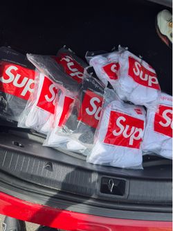 Brand New Supreme Crew Socks (4 Pair Pack)