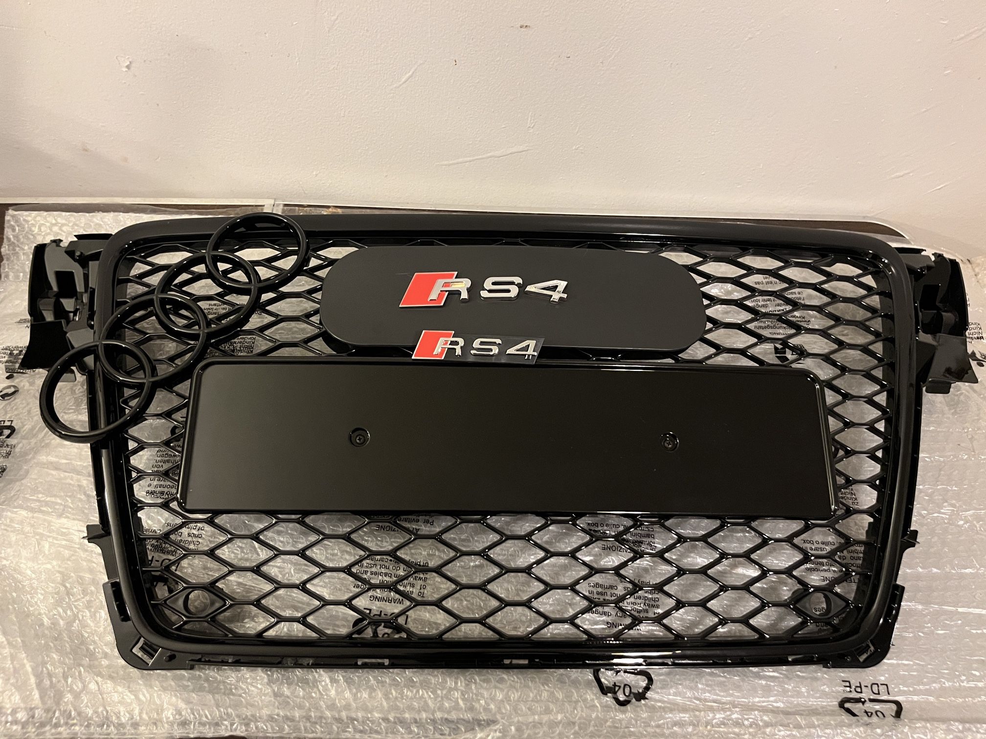 RS4 style grille for Audi b8 A4,S4,Avant
