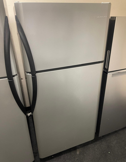 Whirlpool Top Freezer Fridge – Stainless, clean, works great