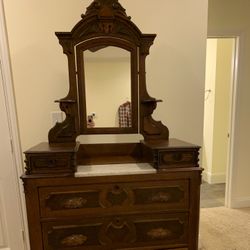 Antique Mahogany Dresser With Mirror