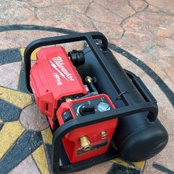 Milwaukee M18 FUEL 18-Volt Lithium-Ion Brushless Cordless 2 Gal. Electric Compact Quiet Compressor (Tool-Only)