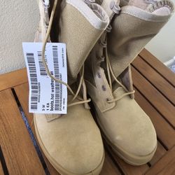 Boots Tan Mens Size 5