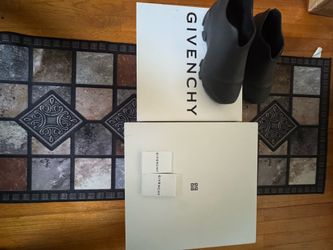 Givenchy Monumental Mallow Slip on sneakers