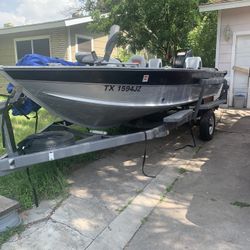 2003 17ft Alumacraft Boat