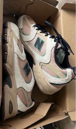 New balance 530( 7.5 men) (9 women's ) brand new