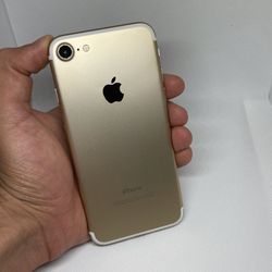 IPhone 7 32gb GOLD(UNLOCKED) 