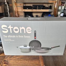 ♥️♥️ four piece pot set brand new never open♥️♥️