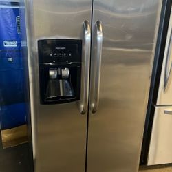FRIGIDAIRE STAINLESS STEEL SIDE BY SIDE REFRIGERATOR 