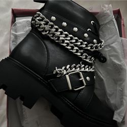 Dolls Kill Black Chunky Chain Boots – Never Worn