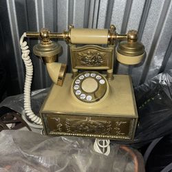 Vintage telephone With Old School Dial $50