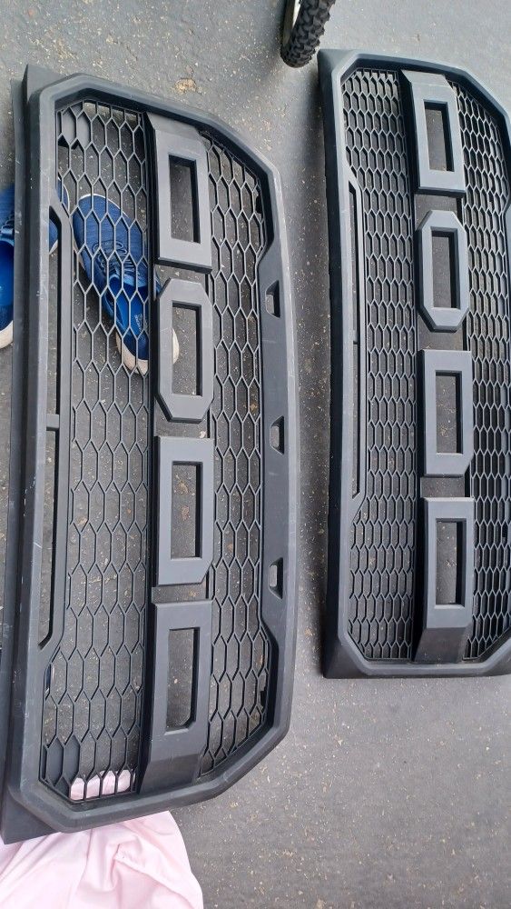 2008 Ford GRILLS Brand New.$120..$700 ON DEALERS