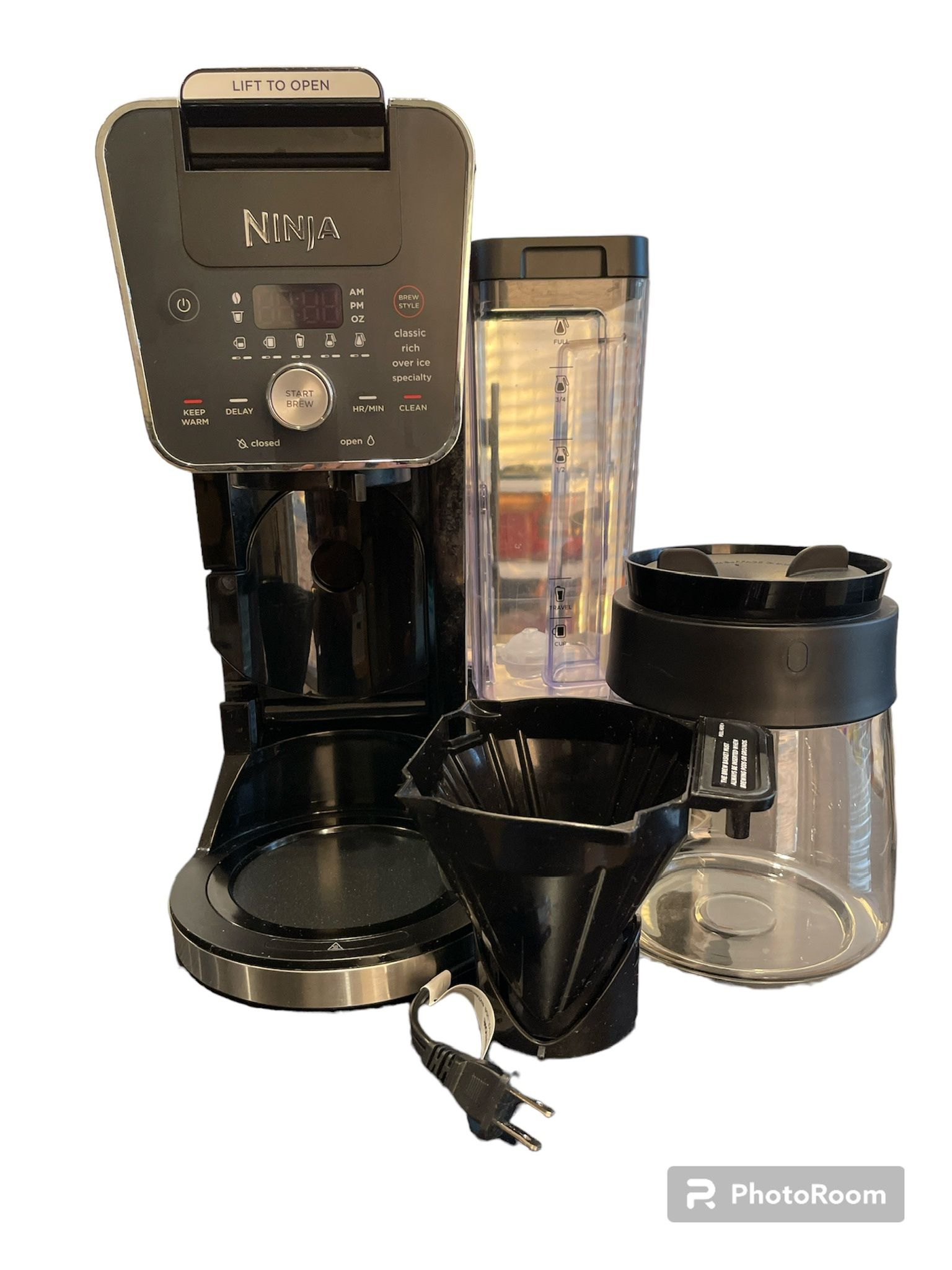 Ninja DualBrew System 14Cup Coffee Maker 4 Brew Styles 70oz. CFP451CO Black for Sale in Irvine