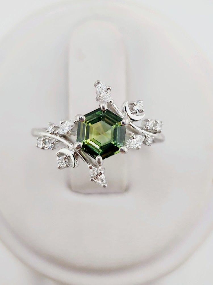 14k gold green hexagon sapphire ring