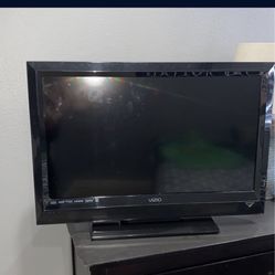 32 Inch Vizio TV