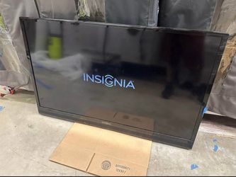46” INSIGNIA NS-46E340 HD TV (With Remote)