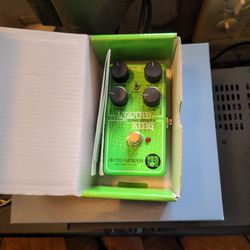 EHX Lizard King Octave Fuzz guitar pedal