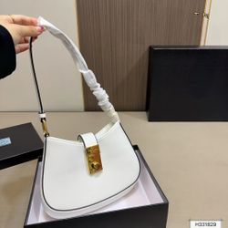 💰145 patent leather underarm bag with box