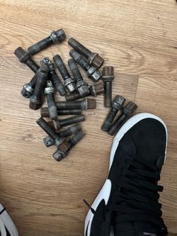 BMW M3 M4 extended lug nuts