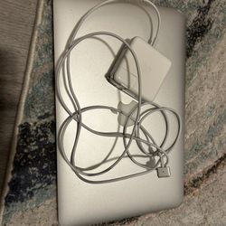 MacBook Air bundle charger