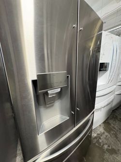 LG 4 DOOR REFRIGERATOR