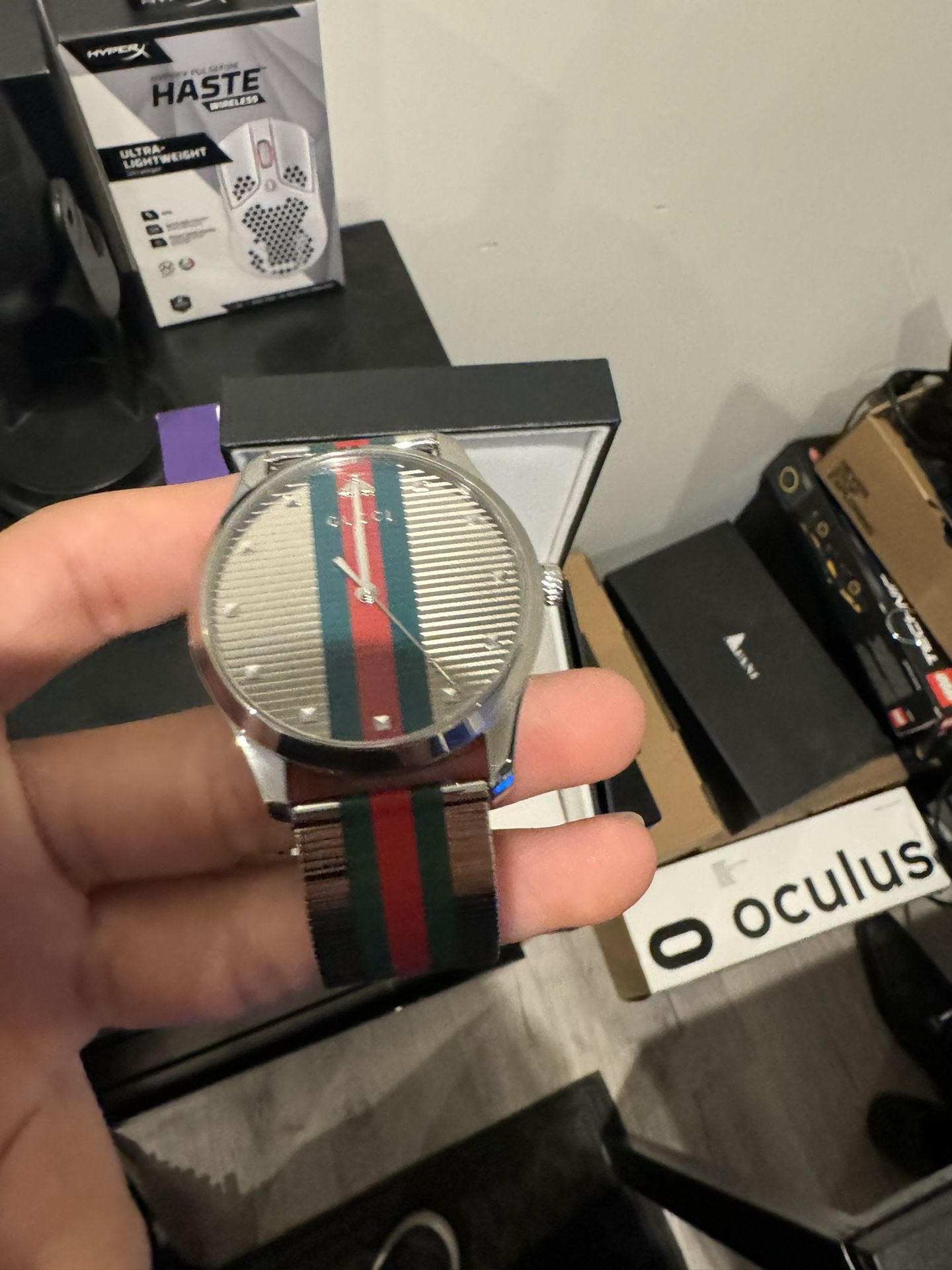 Gucci Watch Full Silver 42mm G-timeless 