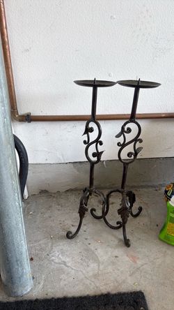 2 candle holders