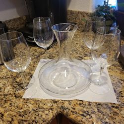 Wine Vest With 4 Luigi Bormioli Crescwndo Wineglasses