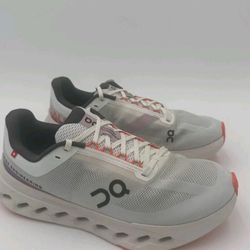 On Running Ladies Size 9 Shoes