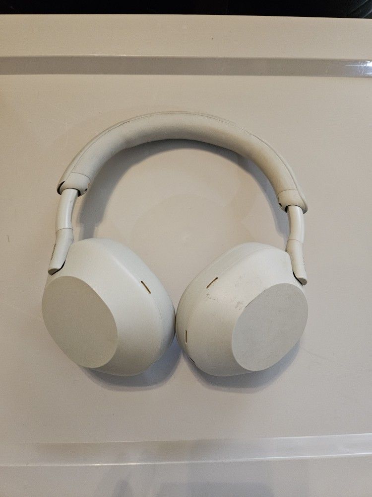 Sony XM5's
