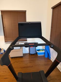 2019 Peloton Tread Excellent Condition Low Usage 0-50 Rides - Orlando, FL