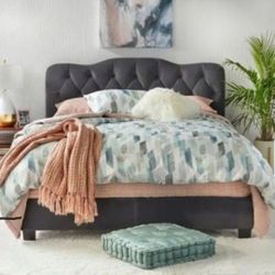 Gray Or Beige Queen Size Tufted Bed (New In A Box)